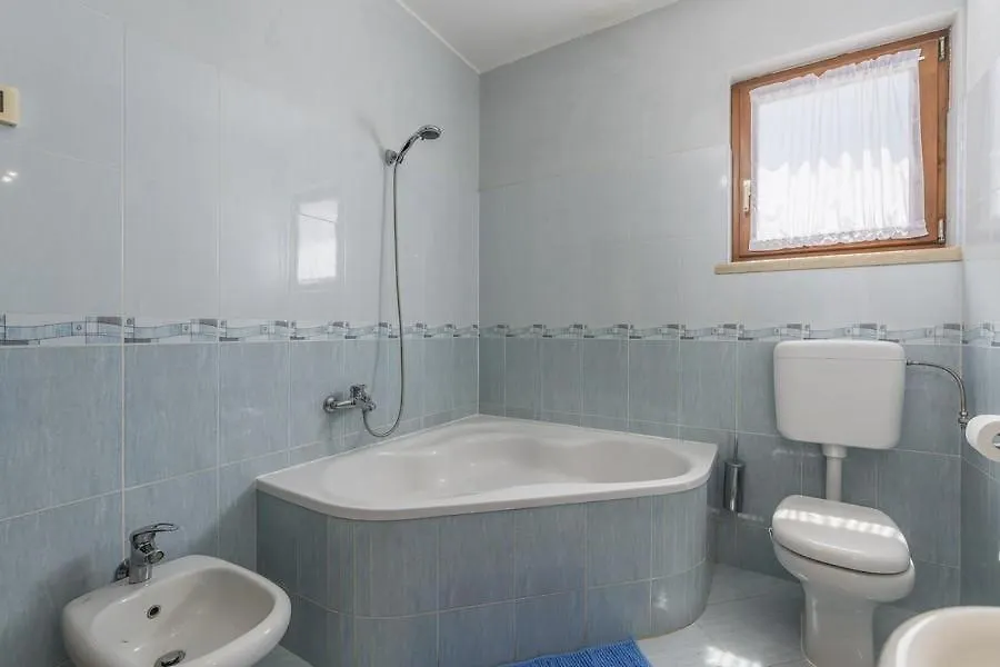 Apartment Iris Novigrad Istria 3*,  Croacia